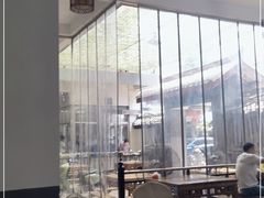 -茅屋大酒店