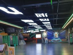 -极限PLAY运动娱乐新世界·团建派对表演休闲馆·室内高空游乐园