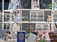 -沫芮眼镜·蔡司·依视路·尼康明月(环创店)