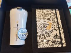 -星巴克臻选(上海虹桥新天地三店)