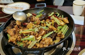 Stewed Chicken with Bamboo Shoots in Earthen Pot