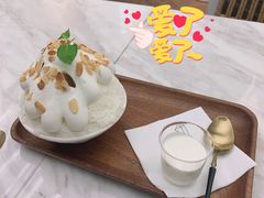芒果肉加芒果冰淇淋-丹礼糖甜品