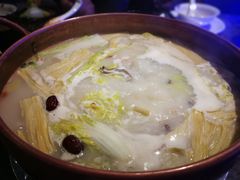 -三人行骨头王火锅(长寿店)