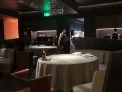 -左庭右院鲜牛肉火锅黑金店(陆家嘴中心店)