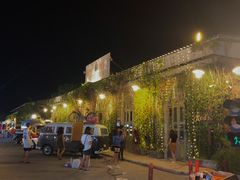 -席娜卡琳火车铁道夜市