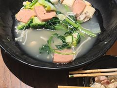 -万记麻辣烫国展总店