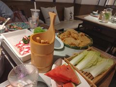 -尚尚仙·酸汤猪手·猪肚鸡火锅(华联万柳购物中心店)