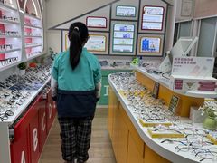 -美空眼镜·星趣控·新乐学·控优点合作店(周浦万达店)
