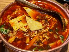 砂锅米线-麦麦山云南菜(复地活力城店)