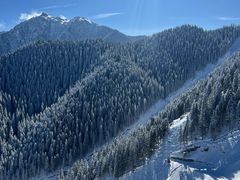 -丝绸之路山地度假区滑雪场