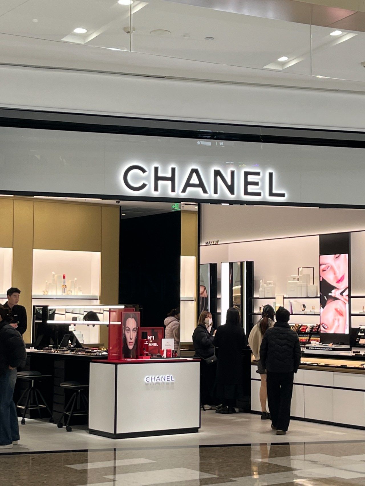 在萧山买到了想要的chanel彩妆
