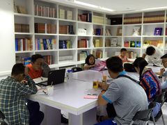 -钟书阁(松江泰晤士小镇店)