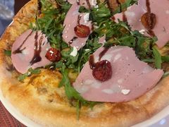 菌菇酱火腿披萨-WOLFGANG PUCK KITCHEN & BAR(迪士尼小镇店)