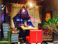 -愉肴麻辣香锅(中山路店)