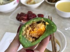 咸蛋黄肉松青团-常州糕团店(北大街新世纪商城店)