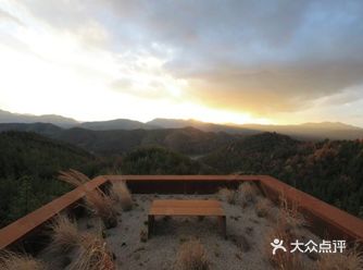 观察大自然的变化,并想要建造一栋小住宅