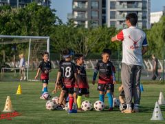 -Riverside河畔少儿足球培训(前滩店)