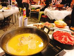 -鲜入围煮花胶鸡海鲜火锅