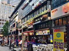 -BHC炸鸡(明洞总店)