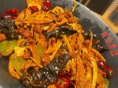 -风光老灶麻辣香锅(大成路翠微百货店)