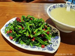 -老天桥酱肉烧饼夹肘子(天桥店)
