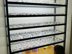 -LOGO眼镜·蔡司品牌折扣店(龙华清湖店)