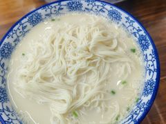 -雪琴面馆富安特色鱼汤面(城中花园店)