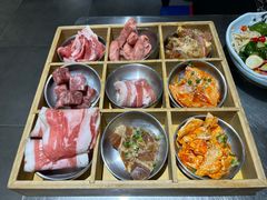 -马路牙子烧烤馄饨酒馆(望京店)