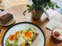牛油果温泉蛋吐司-O'mills Sourdough Bakery&Bistro(永嘉路店)
