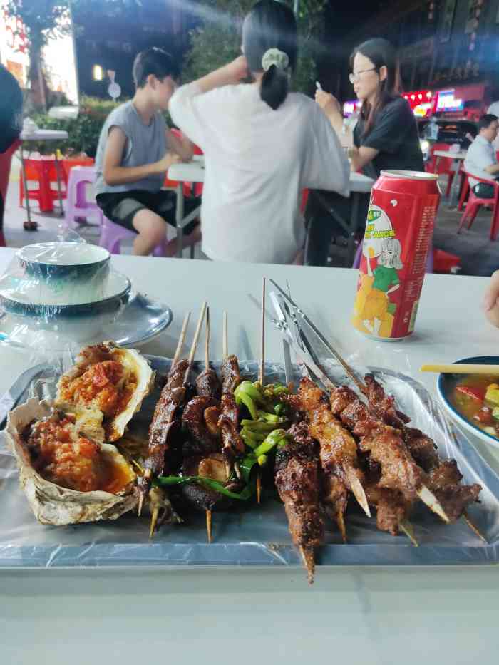 新疆兄弟烧烤(天伦店)-"和女朋友一起来吃的每次路过都要来这边蹭.