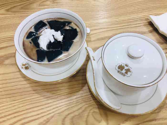 糖堂广式甜品店(摩天活力城店)-"这家店是在摩天活力城,平常吃完烤肉