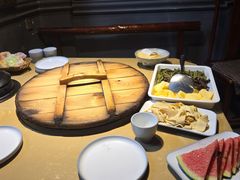 -万里闯关东铁锅炖菜馆(高新旗舰店)