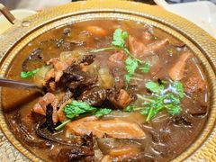 小鸡炖蘑菇-荣鹏风味烀饼总店