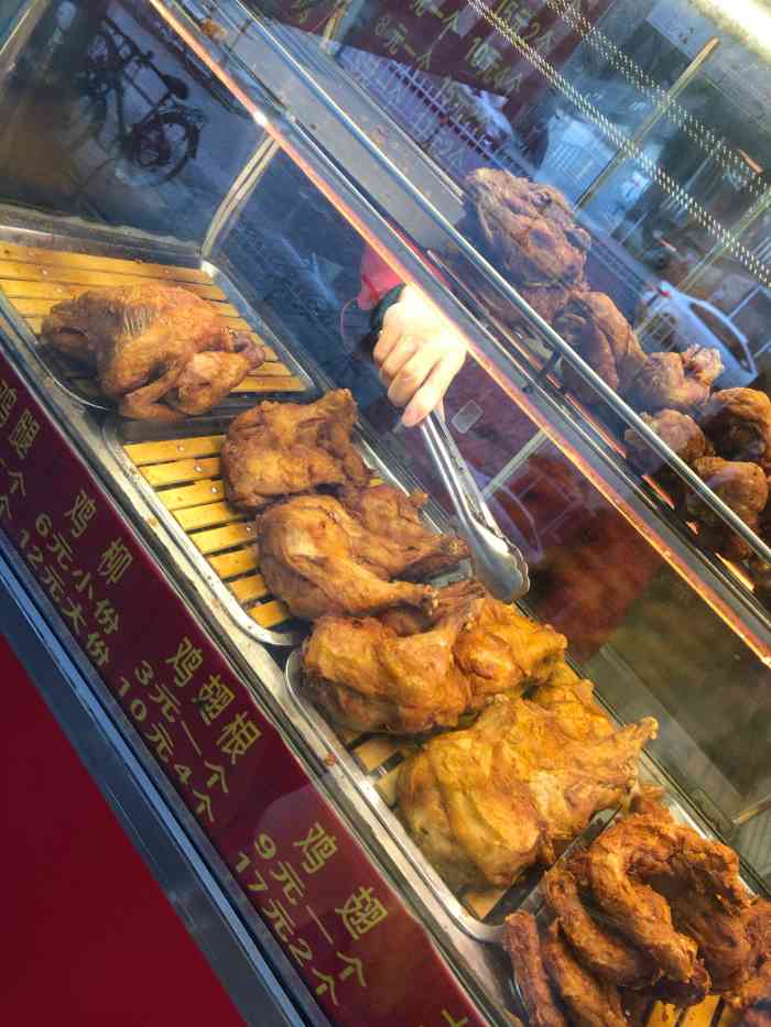 哈泰丰炸鸡(大商新一百购物广场店)-"地址:位于哈一百道里莱市场,天桥