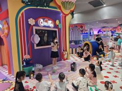 -Qmiss家庭娱乐中心(恒隆广场店)
