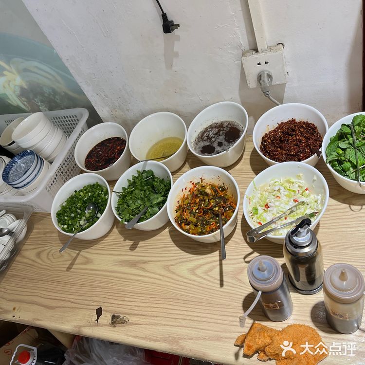 大理古城一定要去吃的砂锅米线店！