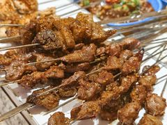 -小董哥烤串·爆汁大油边(故宫店)
