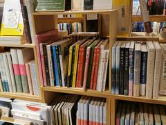 -猫的天空之城概念书店(杭州南宋御街店)