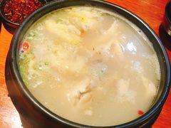 滋补参鸡汤-鑫日千里马朝鲜族小馆(总店)