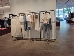 -URBAN REVIVO(上海中庚漫游城店)