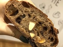 巧克力杏仁-面包与我Bread Or Me(长城汇店)