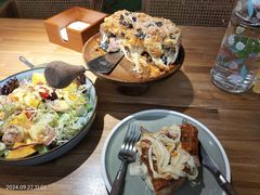 -Dragon Pizza•圆脸龙披萨·牛排餐厅