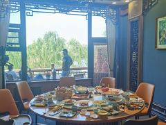 包厢-鹊华居·地道鲁菜·海鲜·融合味(大明湖店)