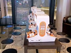 等候区-保利万和CFR国际影城(钱江世纪城店)