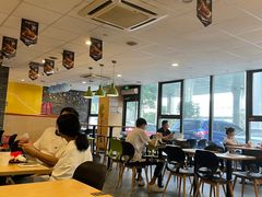 大堂-麦当劳(郑州东高铁站店)