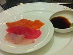 自助餐的生鱼片-无锡日航饭店