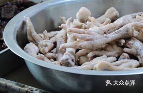 Stewed Chicken Feet in Fermented Sauce