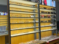 -优医视平价眼镜蔡司依视路折扣工厂店(德胜门店)
