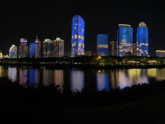 -万绿园