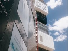 -资和信百货商场
